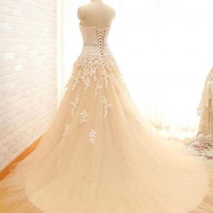 Champagne Tulle Lace Appliques Wedding Dresses..
