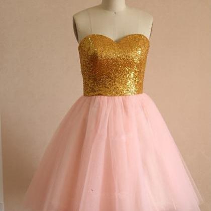 Sweetheart Neck Short Tulle Homecoming Dresses..