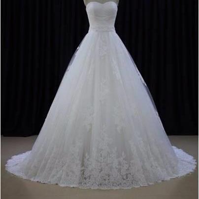 Sweetheart Neck A-line White Lace Wedding Dresses..